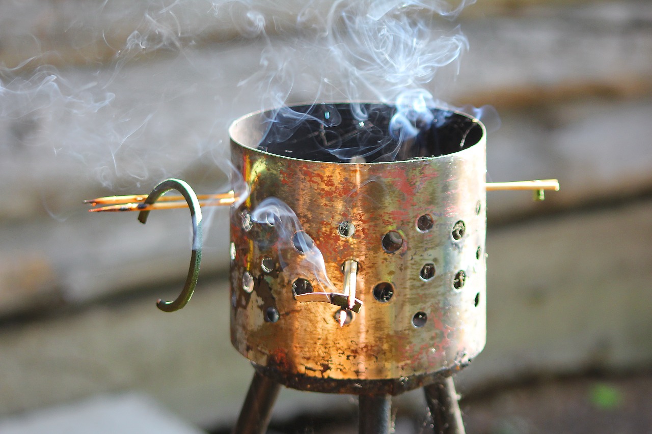 Kaffeepulver verbrennen hilft gegen Mücken